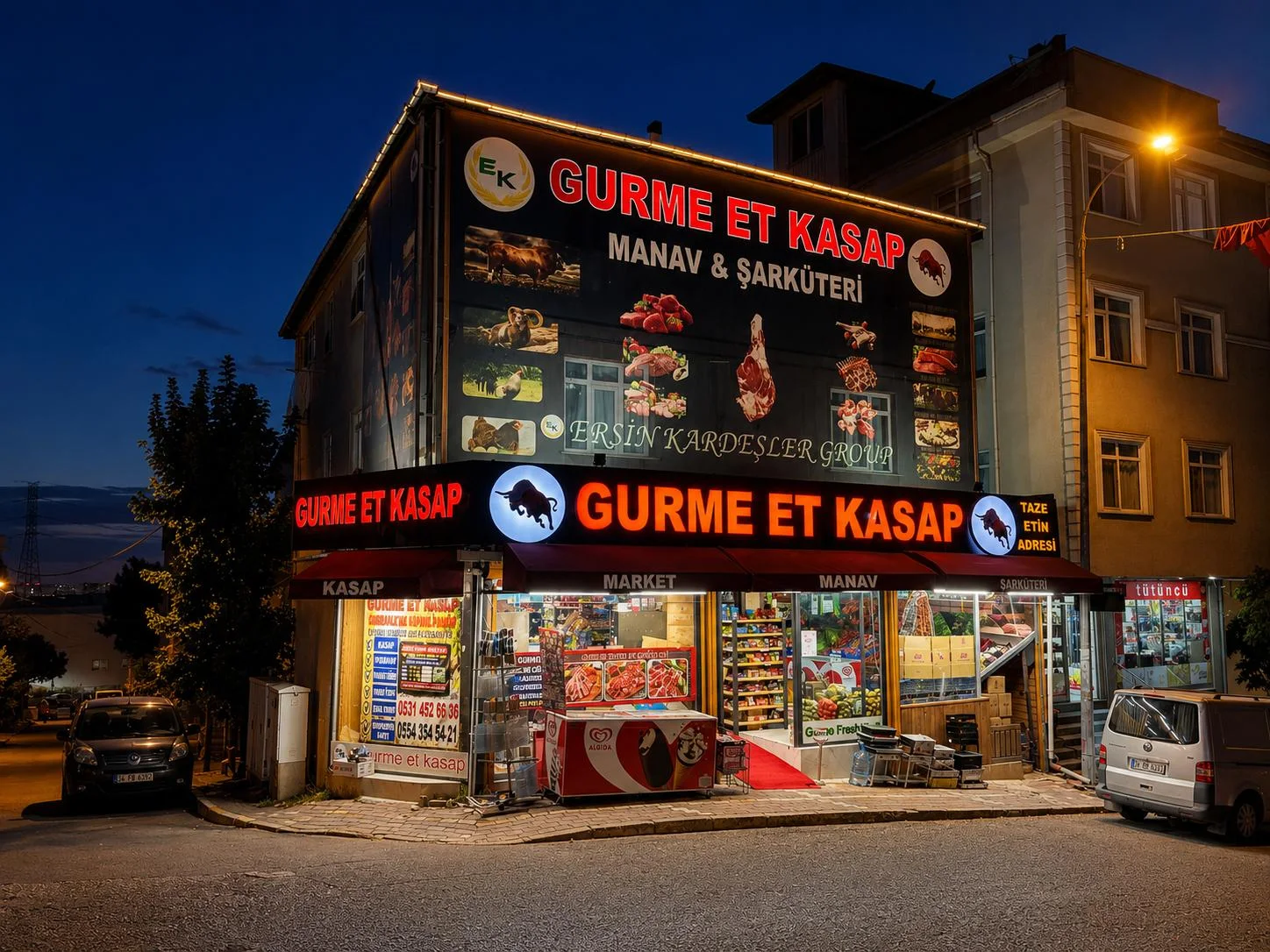 Gurme Et Kasap Tuzla mağazası, akşam görünümü